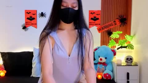 Snapshot of ms_shye chatting on 10/28/25, 12:58 ms_shye online show from 10/28/25, 12:58