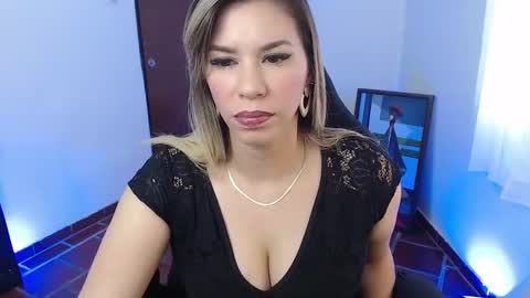 Sofia online show from 02/05/25, 01:22