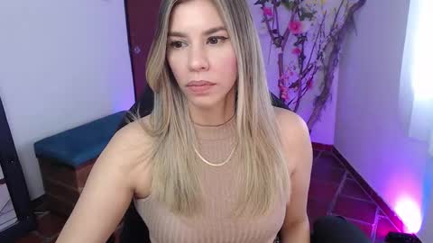 Sofia online show from 11/11/25, 04:07