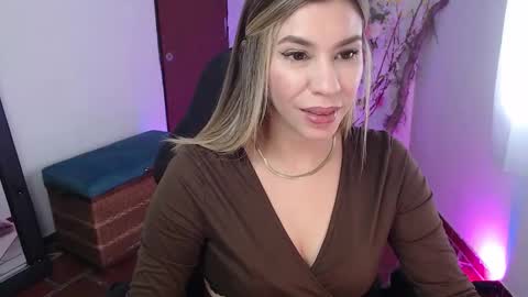 Sofia online show from 12/15/25, 04:11