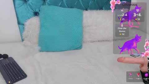 Snapshot of ms_zawora chatting on 02/12/25, 12:27 When the mako flies up from the bottom in your eyes then Ill know the twilight skies are not so broken hearted online show from 02/12/25, 12:27