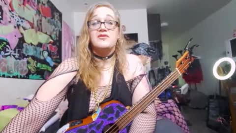 Cunty Luxxe online show from 10/28/25, 08:51