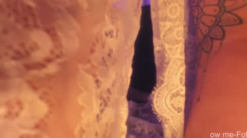 Snapshot of mslalune chatting on 02/03/25, 07:40 Meg Vero online show from 02/03/25, 07:40