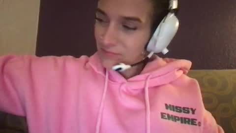 Snapshot of mswhoknows chatting on 11/29/25, 08:01 Tara Jane online show from 11/29/25, 08:01