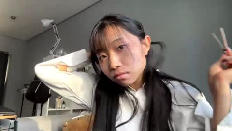 Mia online show from 05/07/26, 07:58