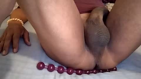 Snapshot of mulato44 chatting on 11/21/25, 09:19 Laly online show from 11/21/25, 09:19