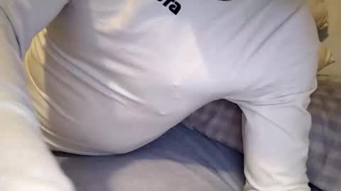 Snapshot of mulato44 chatting on 11/27/25, 09:44 Laly online show from 11/27/25, 09:44