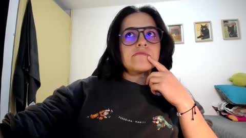 Snapshot of multiorgasmic_6 chatting on 10/10/25, 02:43 Dani and Alex online show from 10/10/25, 02:43