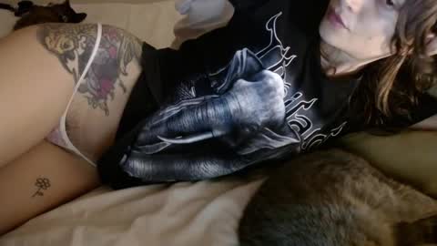   online show from 05/19/26, 07:04