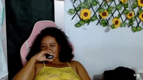 Snapshot of munecaoscura chatting on 10/27/25, 05:33 Mueca Oscura online show from 10/27/25, 05:33