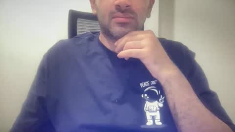 Snapshot of munnabobby2008 chatting on 11/04/25, 05:01 munnabobby2008 online show from 11/04/25, 05:01