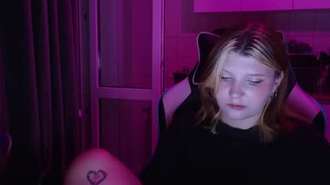 Milana online show from 06/11/26, 05:44