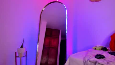 Snapshot of muriel_belovv chatting on 02/24/26, 12:08 Tell me Sofi online show from 02/24/26, 12:08