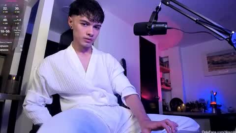 Snapshot of murielkarmesi chatting on 11/08/25, 12:55 murielkarmesi online show from 11/08/25, 12:55