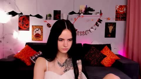 Mila online show from 10/24/25, 05:04