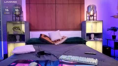 Snapshot of murrkitten chatting on 11/08/25, 11:43 murrkitten online show from 11/08/25, 11:43