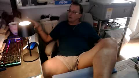 Snapshot of muschiliebhaber chatting on 09/26/25, 10:30 Horny Goat online show from 09/26/25, 10:30