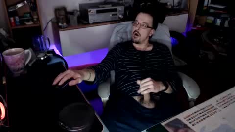 Snapshot of muschiliebhaber chatting on 02/18/26, 10:22 Horny Goat online show from 02/18/26, 10:22
