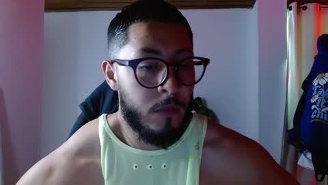 Snapshot of muscle_cock32 chatting on 11/04/25, 04:50 David Big online show from 11/04/25, 04:50