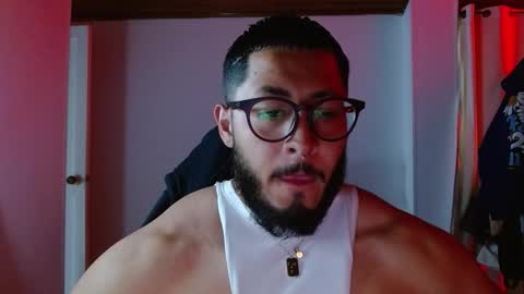 Snapshot of muscle_cock32 chatting on 11/05/25, 09:59 David Big online show from 11/05/25, 09:59