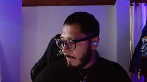 Snapshot of muscle_cock32 chatting on 11/12/25, 06:52 David Big online show from 11/12/25, 06:52