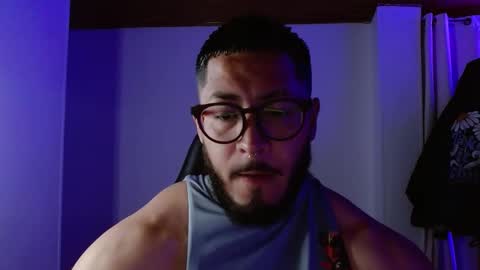 Snapshot of muscle_cock32 chatting on 11/23/25, 09:20 David Big online show from 11/23/25, 09:20