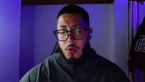 Snapshot of muscle_cock32 chatting on 11/24/25, 07:08 David Big online show from 11/24/25, 07:08