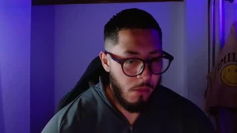 Snapshot of muscle_cock32 chatting on 11/25/25, 07:41 David Big online show from 11/25/25, 07:41