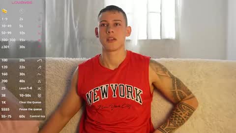 Snapshot of muscle_king_cum chatting on 11/19/25, 01:55 muscle_king_cum online show from 11/19/25, 01:55