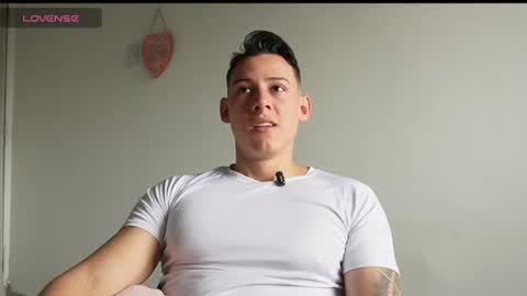 Snapshot of muscle_king_cum chatting on 06/18/26, 01:37 muscle_king_cum online show from 06/18/26, 01:37