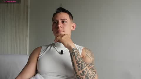 Snapshot of muscle_king_cum chatting on 06/19/26, 01:15 muscle_king_cum online show from 06/19/26, 01:15