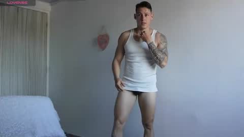Snapshot of muscle_king_cum chatting on 06/20/26, 01:14 muscle_king_cum online show from 06/20/26, 01:14