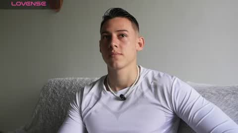 Snapshot of muscle_king_cum chatting on 07/16/26, 01:39 muscle_king_cum online show from 07/16/26, 01:39