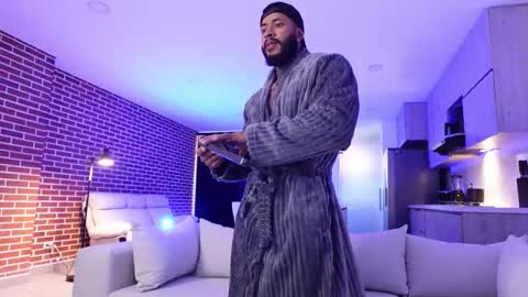 Snapshot of muscle_man19 chatting on 10/29/25, 11:01 Nick online show from 10/29/25, 11:01