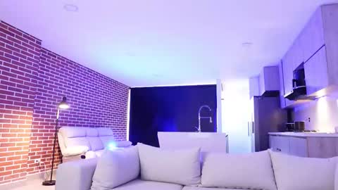 Snapshot of muscle_man19 chatting on 11/02/25, 12:18 Nick online show from 11/02/25, 12:18