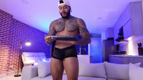 Snapshot of muscle_man19 chatting on 11/04/25, 11:09 Nick online show from 11/04/25, 11:09