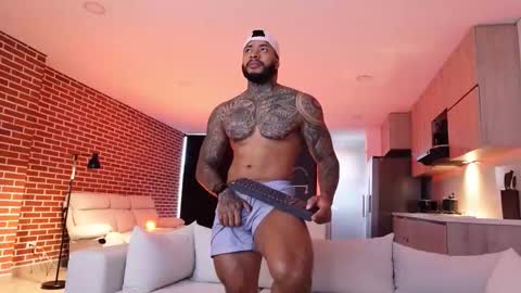 Snapshot of muscle_man19 chatting on 12/02/25, 12:49 Nick online show from 12/02/25, 12:49