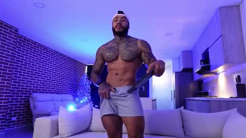 Snapshot of muscle_man19 chatting on 12/05/25, 12:47 Nick online show from 12/05/25, 12:47