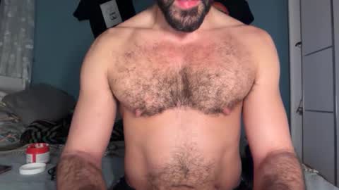 Snapshot of musclebritarab chatting on 12/15/25, 01:21 Muscle Boy online show from 12/15/25, 01:21