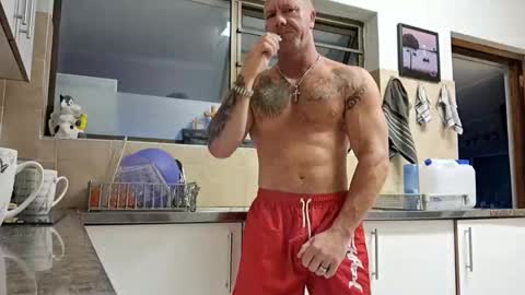 Snapshot of muscledaddy69s chatting on 04/06/26, 04:32 muscledaddy69s online show from 04/06/26, 04:32