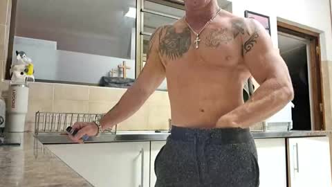 Snapshot of muscledaddy69s chatting on 04/16/26, 01:39 muscledaddy69s online show from 04/16/26, 01:39