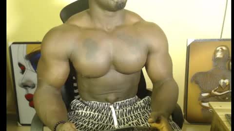 musclegod23 online show from 02/13/25, 01:40
