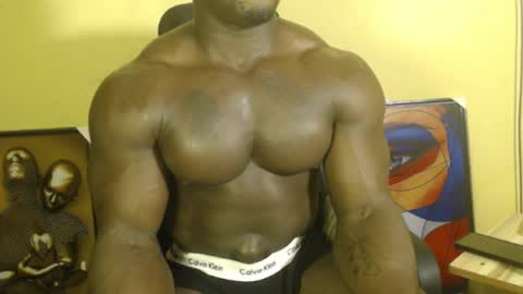 musclegod23 online show from 03/12/25, 12:26