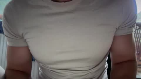 Snapshot of musclehair3 chatting on 10/25/25, 09:06 musclehair3 online show from 10/25/25, 09:06