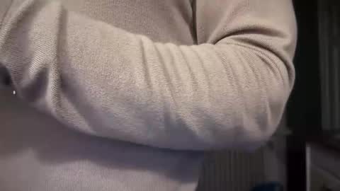 Snapshot of musclehair3 chatting on 11/04/25, 10:09 musclehair3 online show from 11/04/25, 10:09