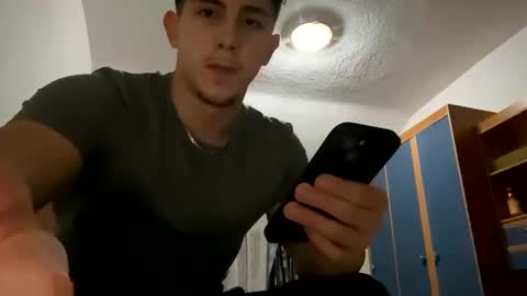 Snapshot of musclejunge72 chatting on 12/29/24, 04:40 musclejunge72 online show from 12/29/24, 04:40