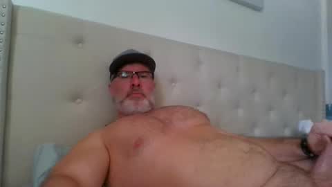 Snapshot of musclemeat41 chatting on 03/03/25, 05:39 musclemeat41 online show from 03/03/25, 05:39