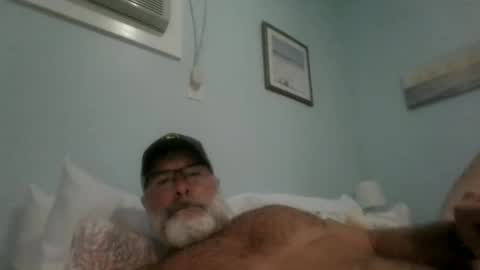 Snapshot of musclemeat41 chatting on 09/16/25, 06:31 musclemeat41 online show from 09/16/25, 06:31