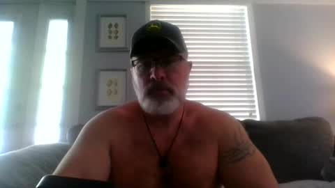 Snapshot of musclemeat41 chatting on 11/07/25, 05:02 musclemeat41 online show from 11/07/25, 05:02