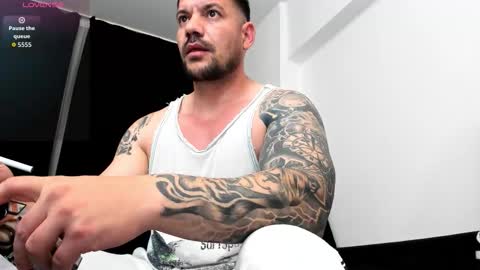 Snapshot of musclemonster31 chatting on 11/14/25, 11:09 MuscleMonster31 online show from 11/14/25, 11:09